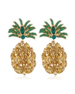 Rhinestone Pineapple Shining Style Women Alloy Stud Earrings - Champagne