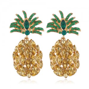 Rhinestone Pineapple Shining Style Women Alloy Stud Earrings - Champagne