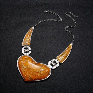 Vintage Amber Texture Heart Pendant Bold Fashion Women Bib Necklace - Silver and Orange