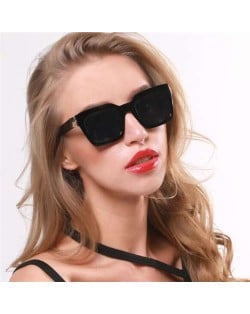 5 Colors Available Golden Arrow Decoration Vintage Frame Women Cool Fashion Sunglasses