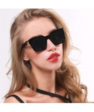 5 Colors Available Golden Arrow Decoration Vintage Frame Women Cool Fashion Sunglasses