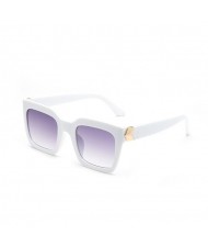5 Colors Available Golden Arrow Decoration Vintage Frame Women Cool Fashion Sunglasses