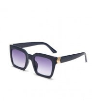 5 Colors Available Golden Arrow Decoration Vintage Frame Women Cool Fashion Sunglasses