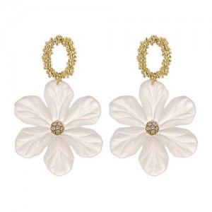 Korean Fashion Adorable White Flower Pendant Golden Hoop Women Alloy Earrings