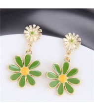 Adorable Enamel Daisy Design Korean Fashion Women Dangling Earrings - Green
