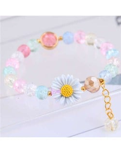Daisy Decorated Resin Beads High Fashion Women Costume Bracelet - Multicolor