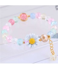 Daisy Decorated Resin Beads High Fashion Women Costume Bracelet - Multicolor