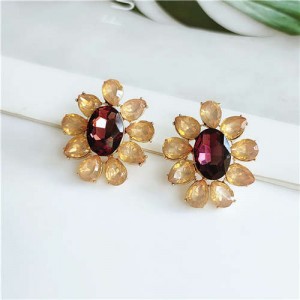 Rhinestone Shining Flower Design Internet Celebrity Preferred High Fashion Women Costume Earrings - Yellow