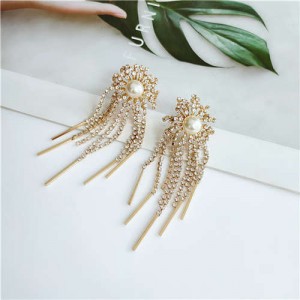 Vintage Bold Fashion Rhinestone Inlaid Tassel Women Stud Earrings - Golden