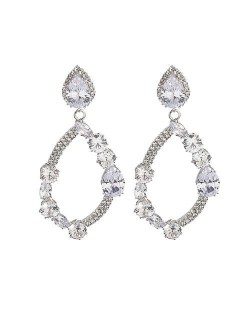 Transparent Rhinestone Embellished Delicate Hoop Design High Fashion Women Costume Earrings