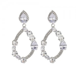 Transparent Rhinestone Embellished Delicate Hoop Design High Fashion Women Costume Earrings