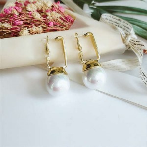 Simple Pearl Fashion Golden Women Ear Clips - White
