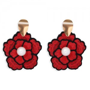 Pearl Centered Embrodiary Vintage Flower Design High Fashion Women Stud Earrings - Red