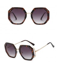 6 Colors Available High Fashion Polygon Design Bold Frame Women Sunglasses