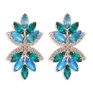 Creative Rhinestone Glistening Flowers Design Women Fashion Stud Earrings - Blue