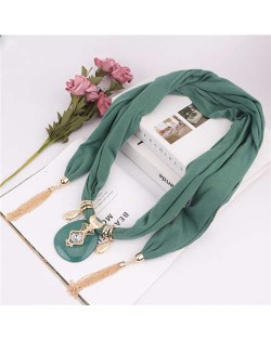 Hollow Vase Design Pendant with Tassel Chains Decoration Design Women Scarf Necklace - Green