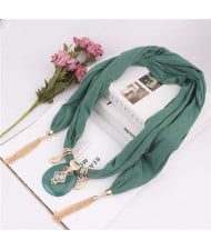 Hollow Vase Design Pendant with Tassel Chains Decoration Design Women Scarf Necklace - Green