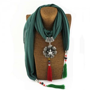 Rhinestone Flower Pendant Tassel Design Vintage Fashion Women Scarf Necklace - Green