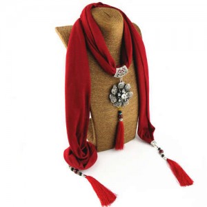 Rhinestone Flower Pendant Tassel Design Vintage Fashion Women Scarf Necklace - Red