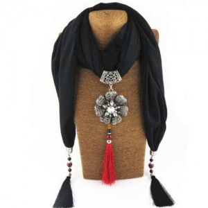 Rhinestone Flower Pendant Tassel Design Vintage Fashion Women Scarf Necklace - Black