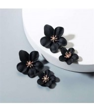 Golden Stamen Dual Flowers Bohemian Fashion Tassel Design Women Earrings - Black