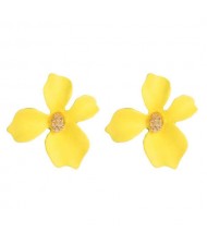 Golden Stamen Painted Elegant Flower Design Bold Fashion Women Alloy Statement Earrings - Yellow