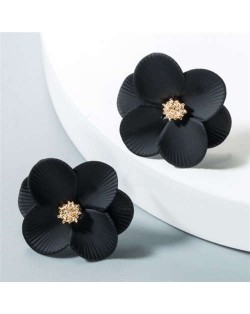 Internet Celebrity Preferred Multi-layered Flower Bohemian Fashion Women Stud Earrings - Black