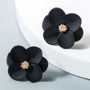 Internet Celebrity Preferred Multi-layered Flower Bohemian Fashion Women Stud Earrings - Black