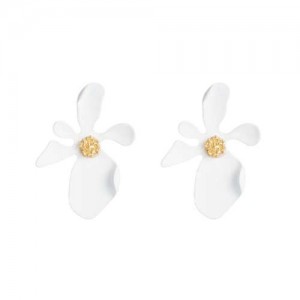 Golden Stamen Artistic Flower Design High Fashion Women Costume Earrings - White