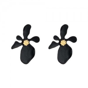 Golden Stamen Artistic Flower Design High Fashion Women Costume Earrings - Black