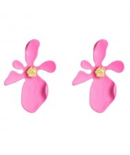 Golden Stamen Artistic Flower Design High Fashion Women Costume Earrings - Rose