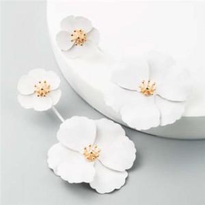 Painted Flowers Sweet Fashion Korean Style Dangling Women Alloy Earrings - White