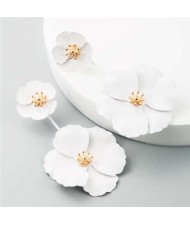 Painted Flowers Sweet Fashion Korean Style Dangling Women Alloy Earrings - White