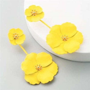 Painted Flowers Sweet Fashion Korean Style Dangling Women Alloy Earrings - Yellow