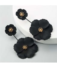 Painted Flowers Sweet Fashion Korean Style Dangling Women Alloy Earrings - Black