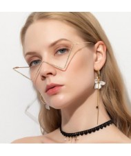 Internet Celebrity Choice U.S. High Fashion Decorative Triangle Design Sunglasses Frame (No Lens)