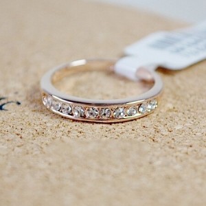 Single-row Austrian Crystal Drilling Rose Gold Ring
