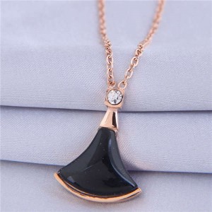 Resin Gem Inlaid Seashell Pendant Korean Fashion Women Costume Necklace - Black