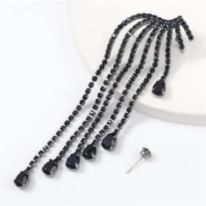 Rhinestone Angel Wing Design High Fashion Women Alloy Singular Earring - Black