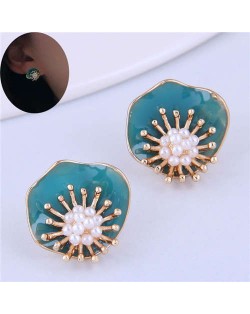 Artificial Pearls Inlaid Artistic Design Flower High Fashion Women Costume Earrings