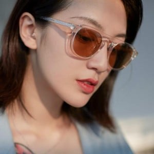 Vintage Fashion Rivets Embellished Frame Jelly Color High Fashion Sunglasses
