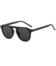 Vintage Fashion Rivets Embellished Frame Jelly Color High Fashion Sunglasses