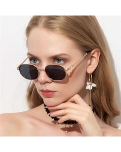 Classic Design Frame Gradient Lens High Fashion Women/ Men Sunglasses