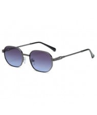 Classic Design Frame Gradient Lens High Fashion Women/ Men Sunglasses