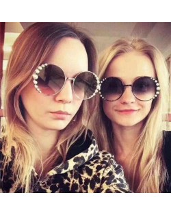 Pearls Decorated Vintage Round Frame High Fashion Women Sunglasses