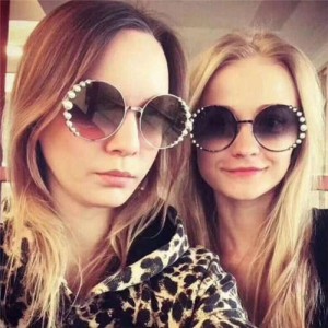 Pearls Decorated Vintage Round Frame High Fashion Women Sunglasses