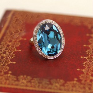 Luxurious Austrian Crystal Embedded Platinum Plated Ring - Sky Blue