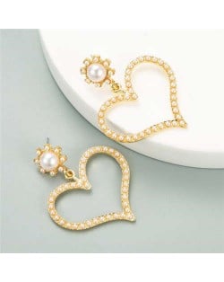 U.S. High Fashion Rhinestone Adorable Heart Design Women Stud Earrings - Pearl