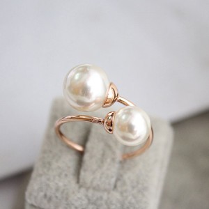 Elegent Twins Pearl 18K Rose Gold Ring