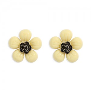 Vintage Style Contrast Colors Tiny Flower Design Women Resin Earrings - Yellow